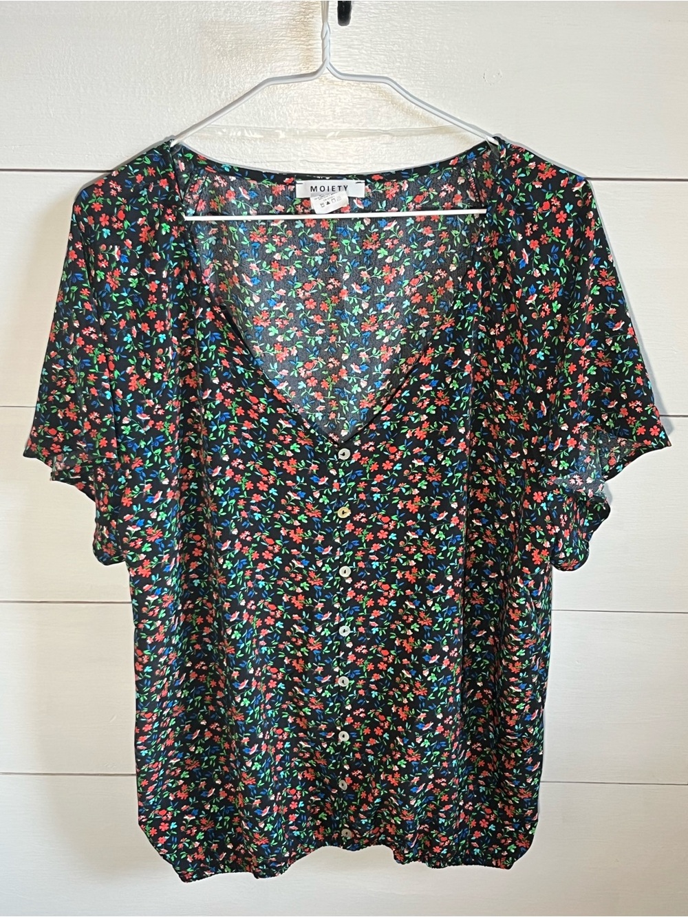 Moiety Black Floral Button-Front V-Neck Women’s Top
